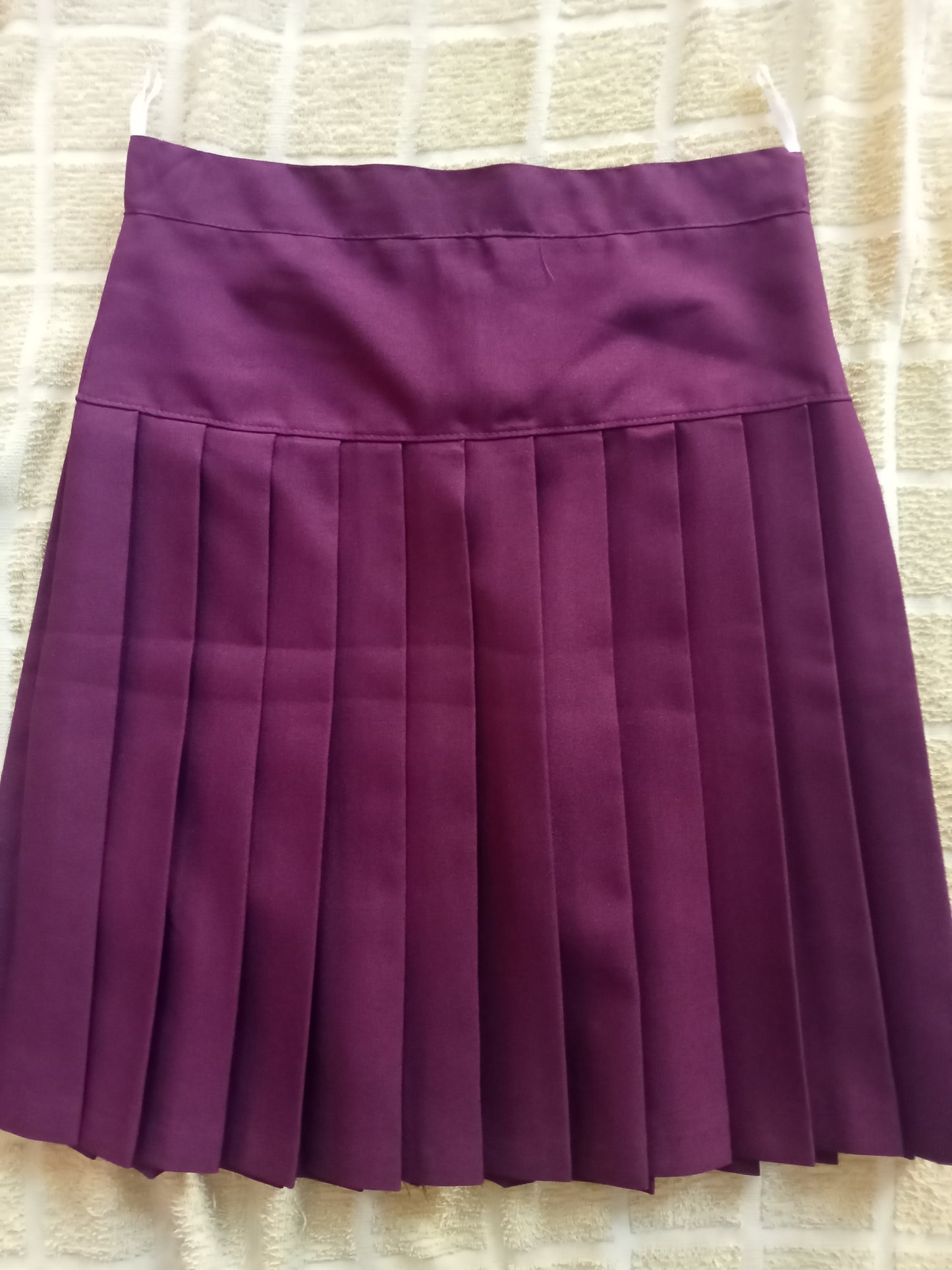 Falda Escolar Guinda